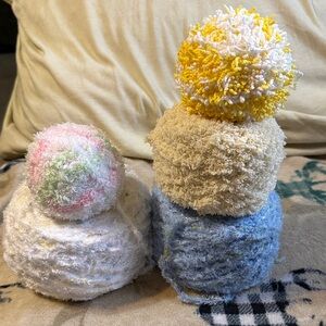 Cozy Multicolor Pom-Pom Decor Set